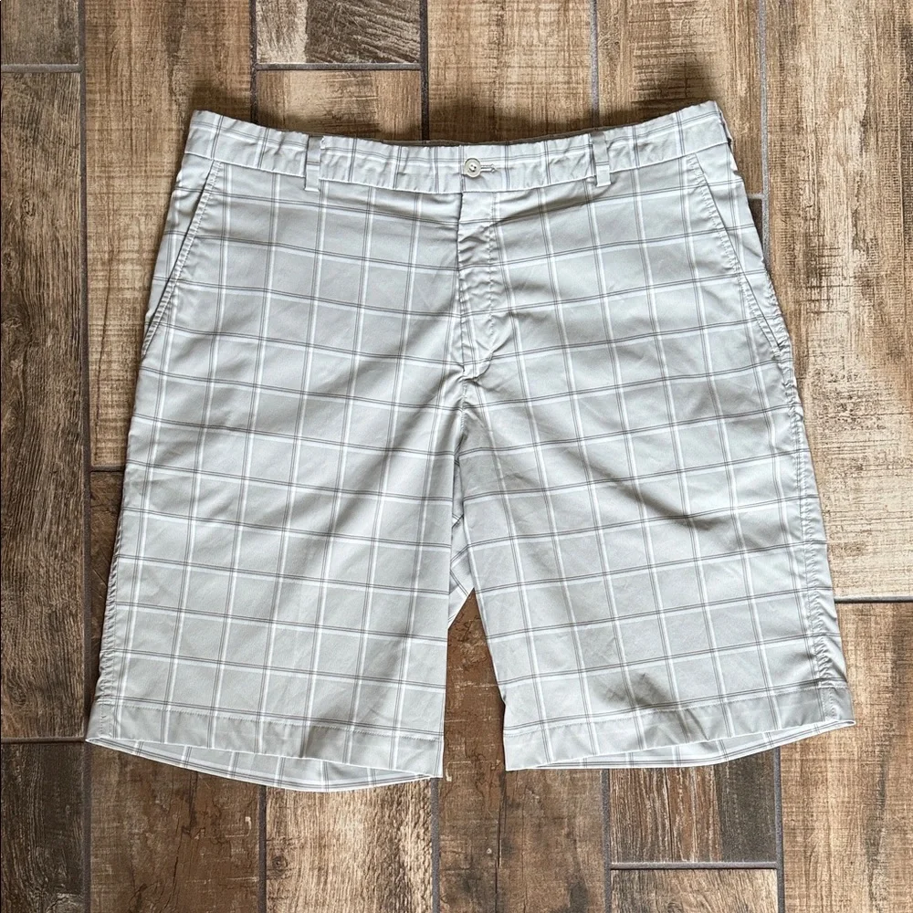 Nike Men's Golf Dry-Fit Light Gray Plaid Tech Shorts - Size 38